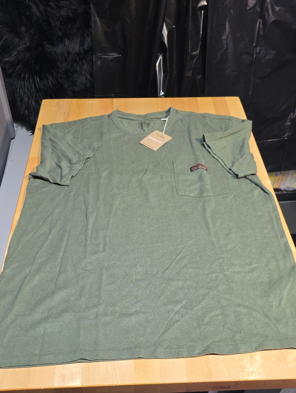 Patagonia Men's Short-Sleeve Pocket Tee in Olive